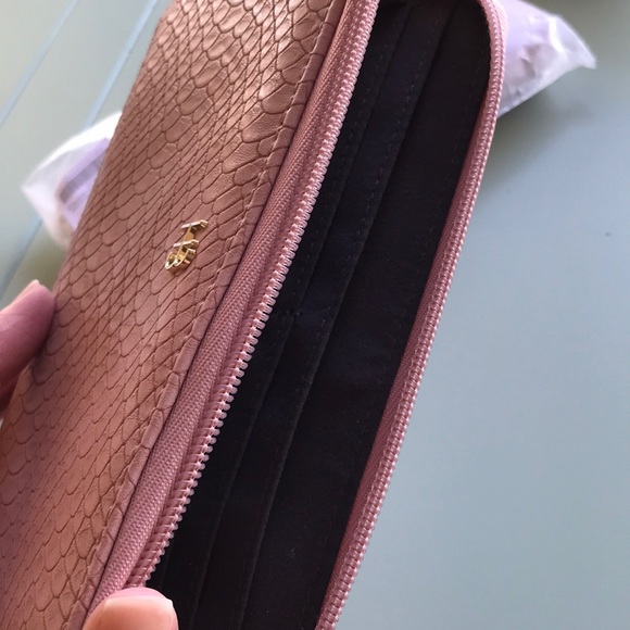 Hudson +Bleecker wallet Dusty Rose - Picture 2 of 3